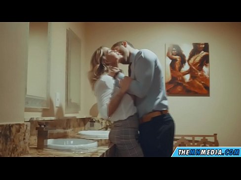 ❤️ когда грудастая блондинка соблазняет тебя в общественном туалете ❤️ Анальное порно на сайте xxxlfv.top